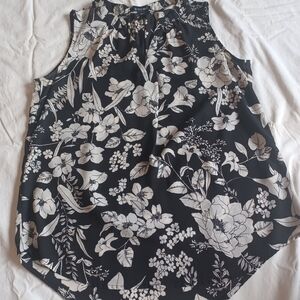 Roz & Ali Black and White Floral Sleeveless Blouse
